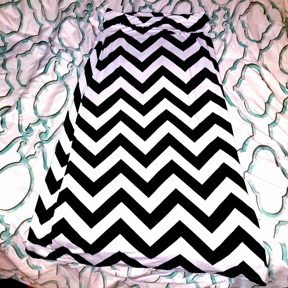 Chevron striped maxi skirt